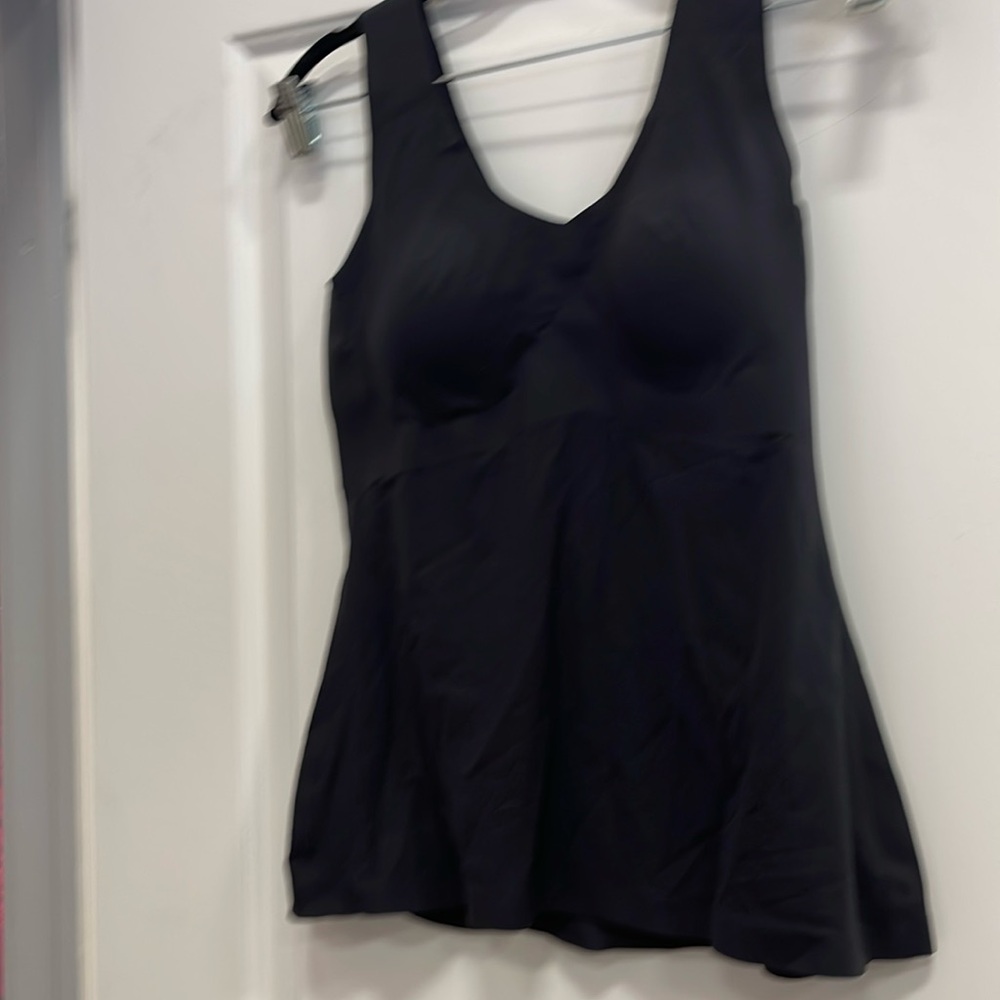 Knix evolution tank, size Large, black, never worn, bra cups